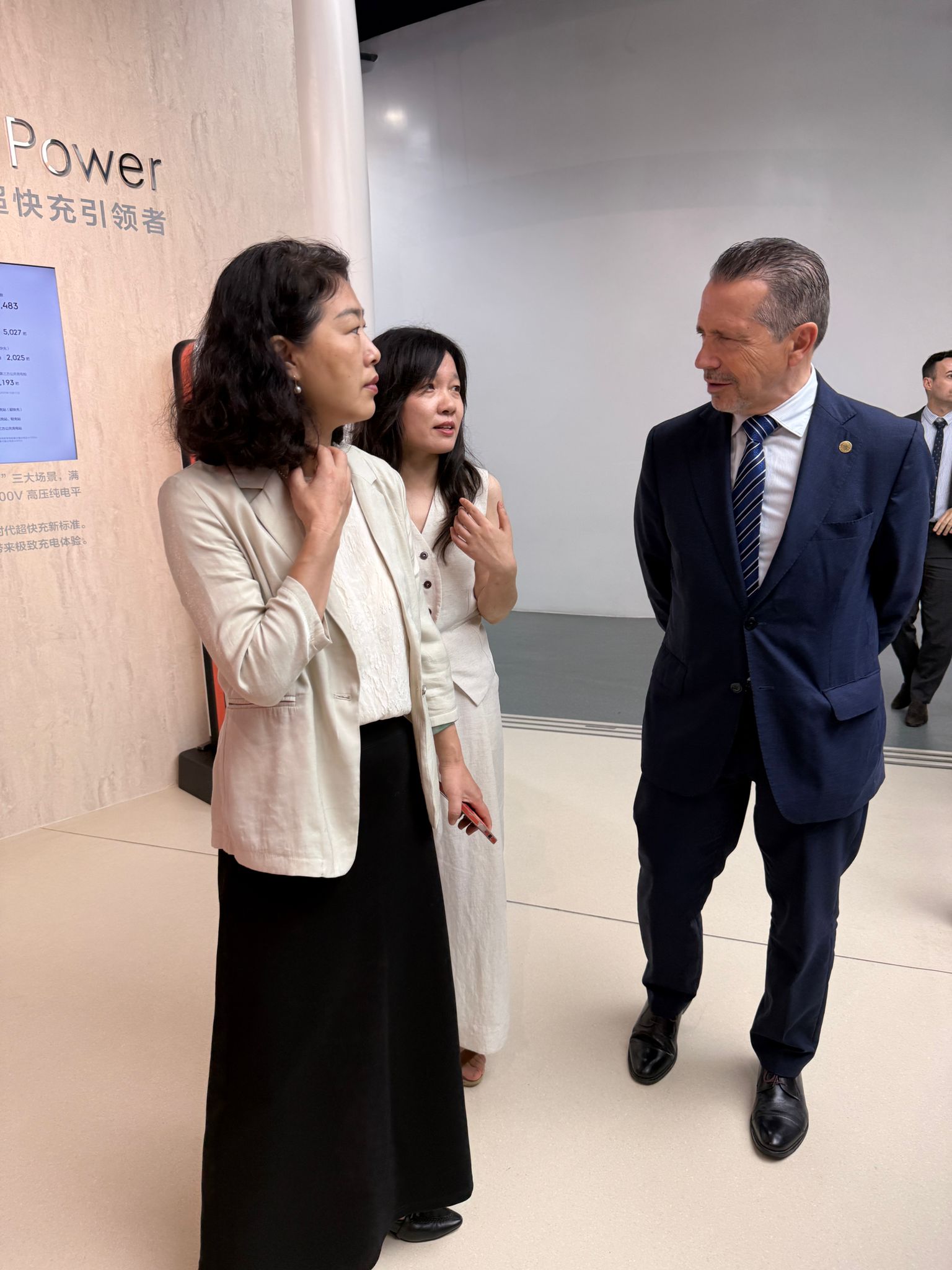 Visita a la compañía automovilística Geely (China) - crónica fotográfica