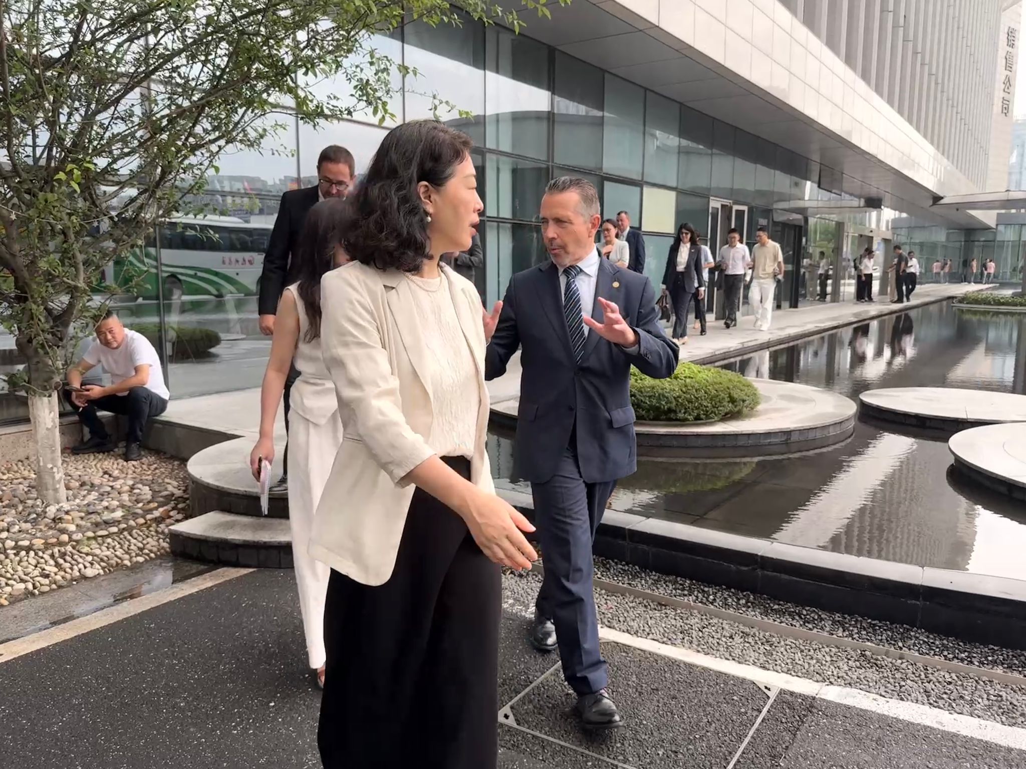 Visita a la compañía automovilística Geely (China) - crónica fotográfica